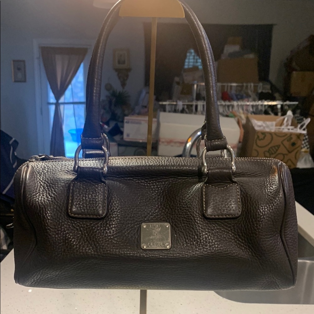Elegant MCM BROWN CHOCOLATE Leather Handbag